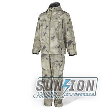 Camouflage Breathable Waterproof Clothing suitable for outdo